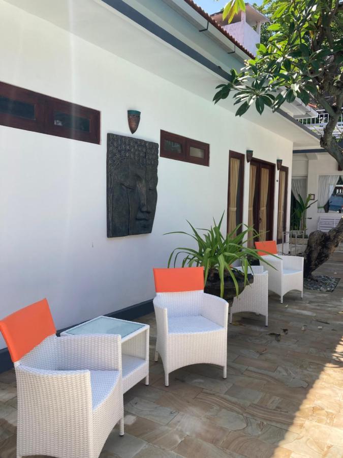 Villa Agung Beach Inn Lovina  Exterior photo